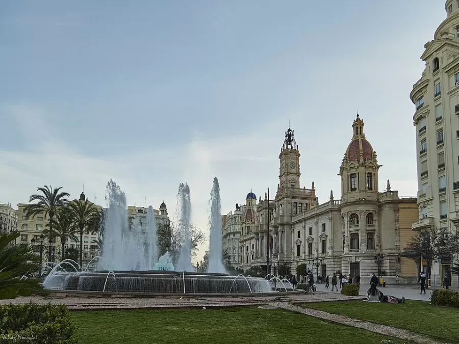 Plaza del Ayuntamiento and Valencia City Hall in the city centre